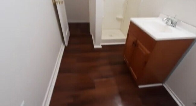 Building Photo - 2 Bedroom in Overton