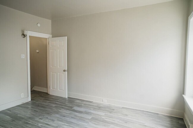 Building Photo - Spacious 3-Bedroom Home with Brand-New Appliances – Available Now in Allentown!
