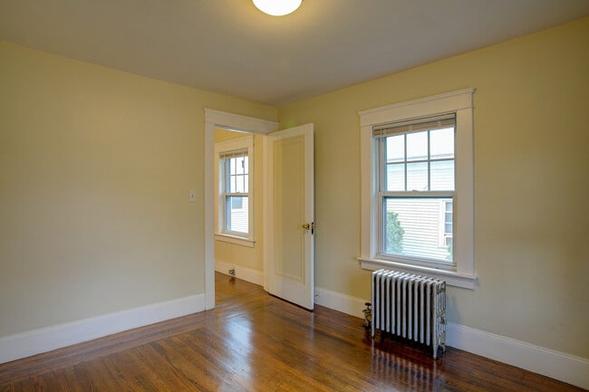 Building Photo - 123 Warren Ave