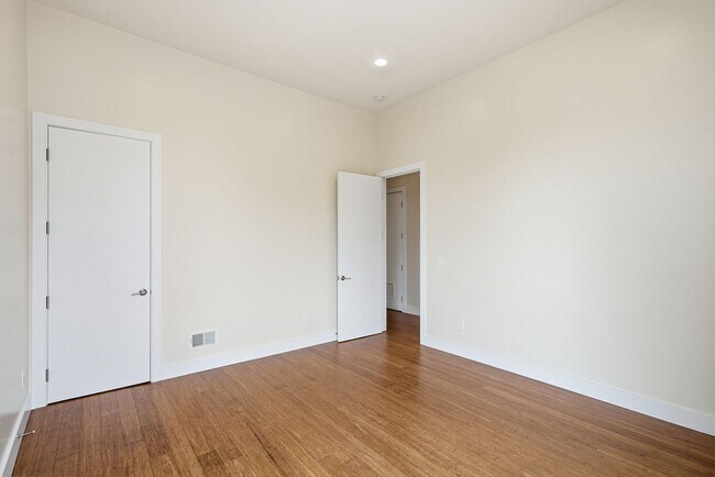 Building Photo - 1801 Divisadero St