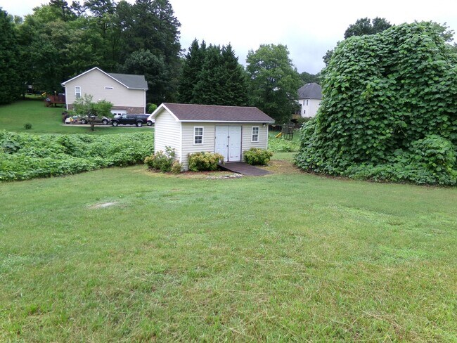 Building Photo - Kernersville Location