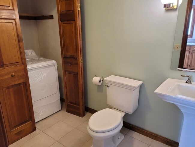 Building Photo - 23 Tattan Farm Rd