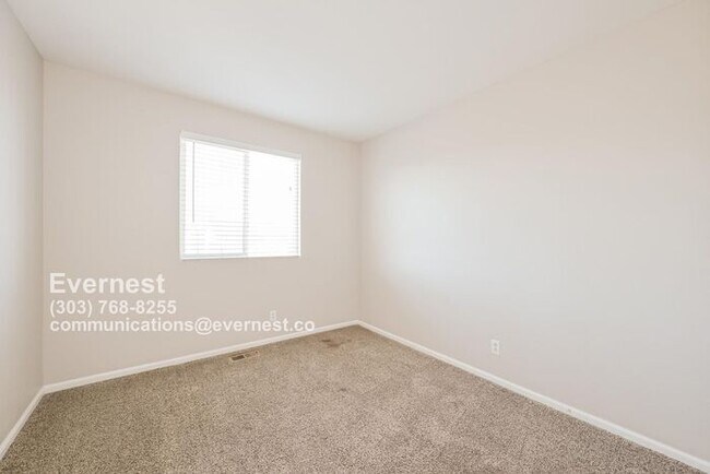 Building Photo - Beautiful 3-Bedroom Home with Modern Comfo...
