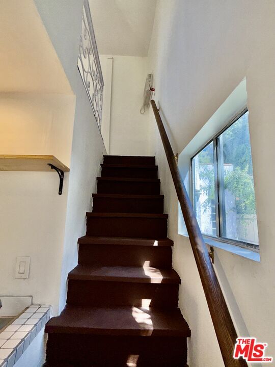 Building Photo - 641 N Martel Ave