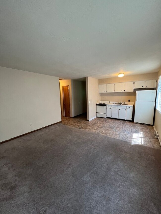 Building Photo - Nicholas538