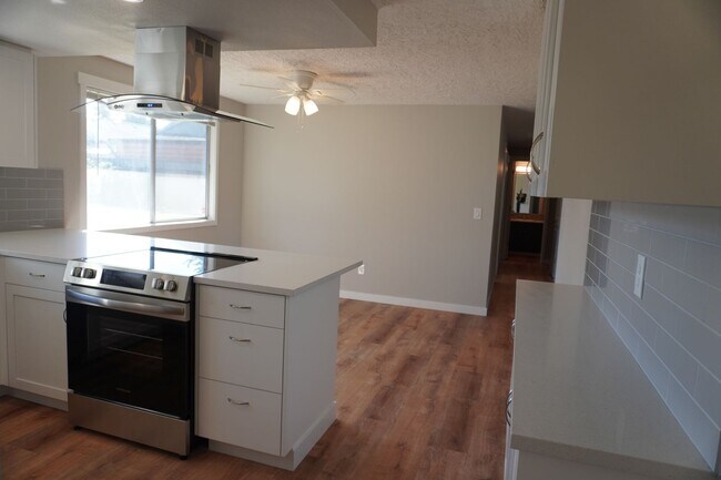 Building Photo - 2909 NE 135th Ave