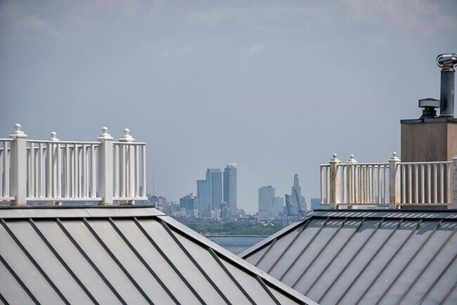 Building Photo - 207 Shearwater Ct W