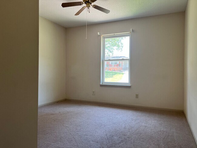 Building Photo - 4612 N Cypress St