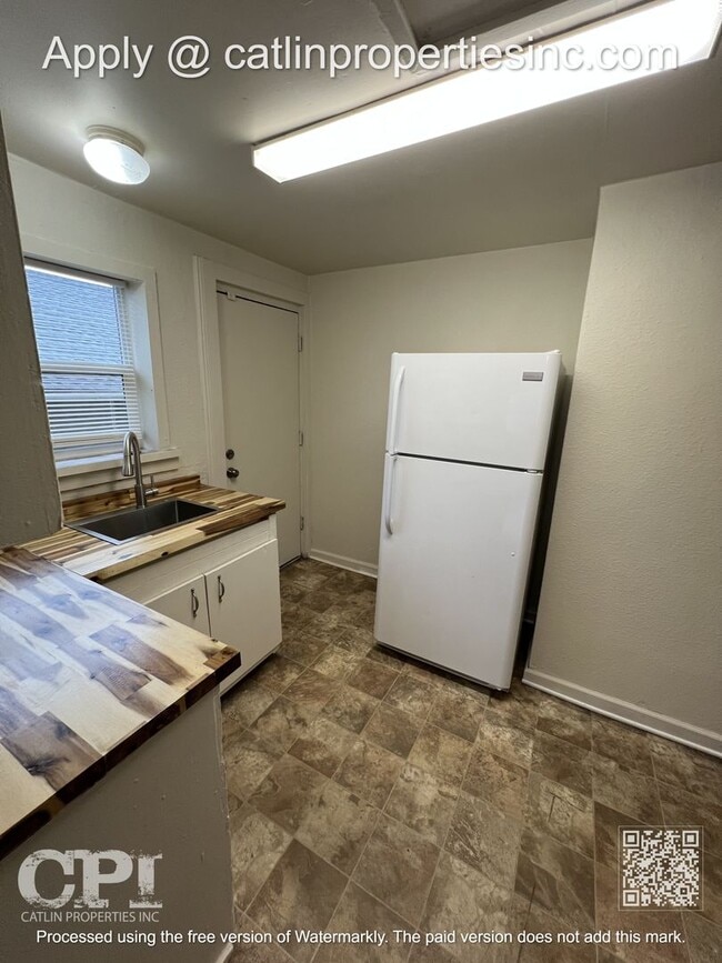 Building Photo - 323 15th Ave