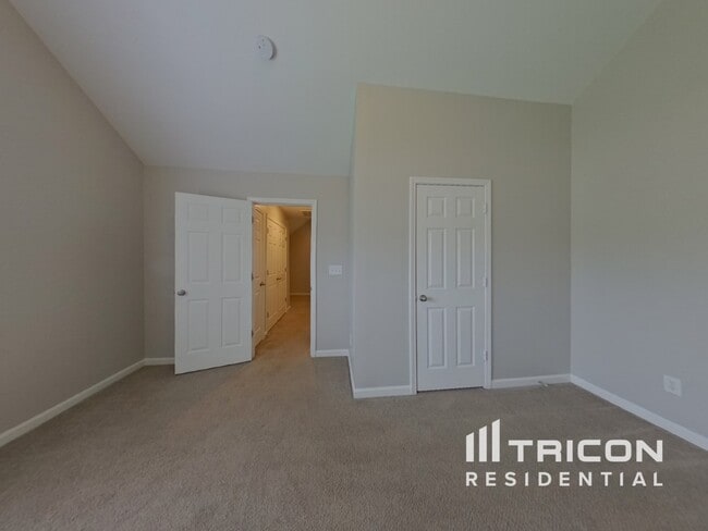 Building Photo - 4514 New House Dr