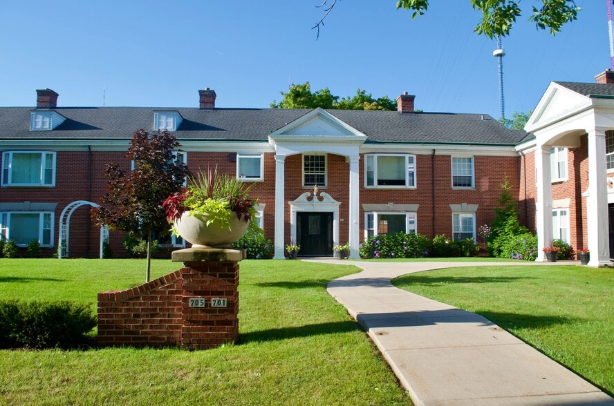 Primary Photo - 4544 N Wilson Dr