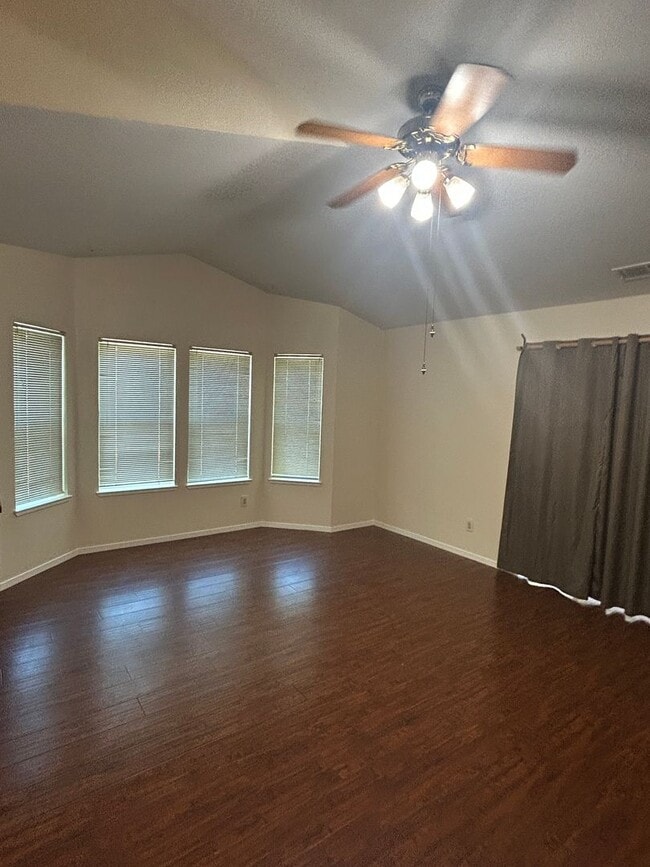 Building Photo - Great Location in the Heart of Auburn