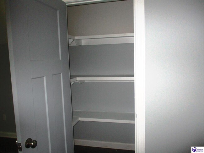 Building Photo - 130 Diamond Ct