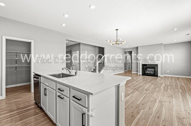 Building Photo - 15648 W Rail Dr