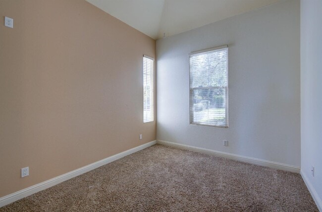 Building Photo - 1087 Loyola Ave