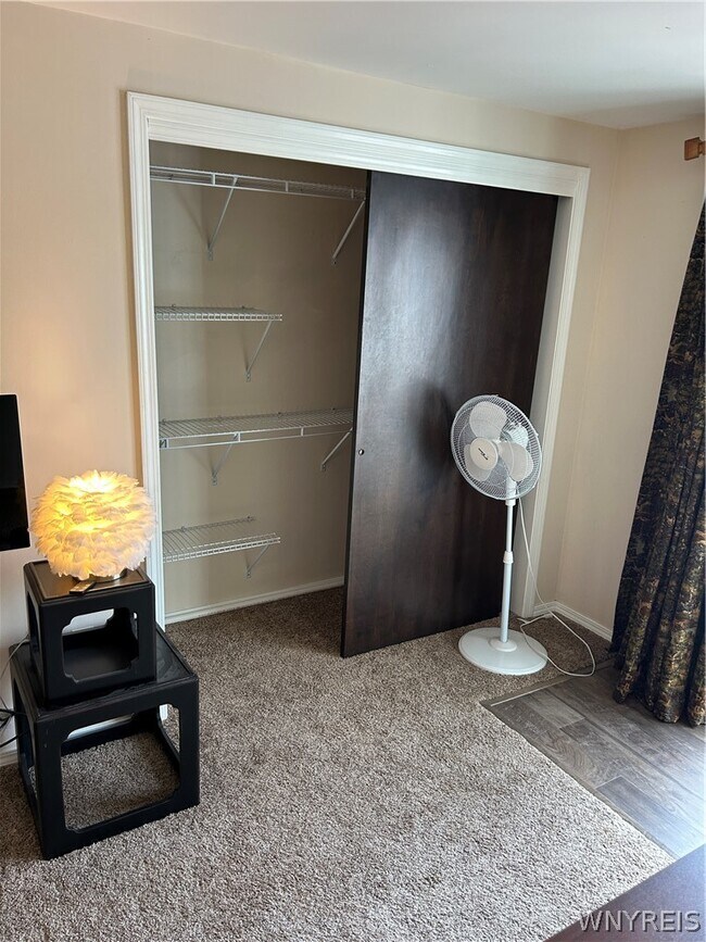 Building Photo - 307 Cayuga Rd