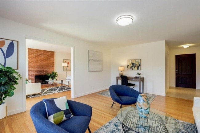 Building Photo - 4 Bedroom Home in Strawberry Park Stunner