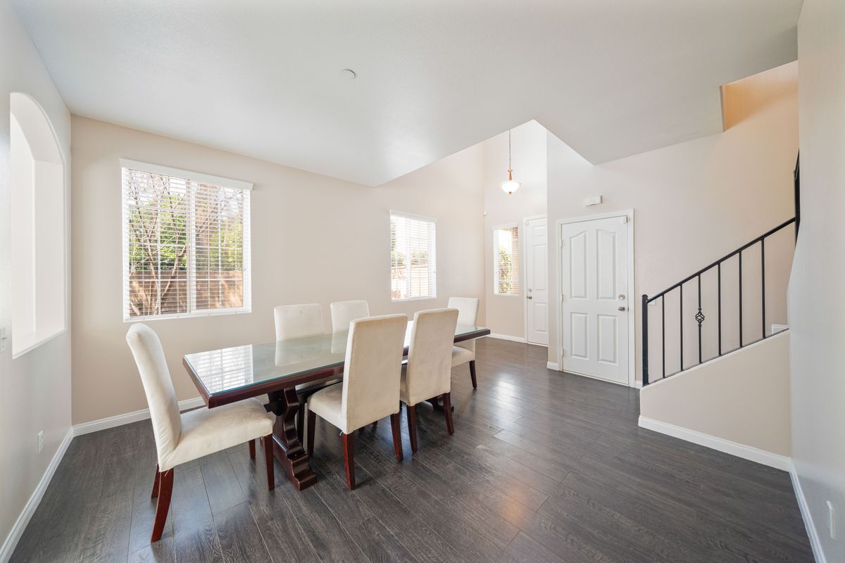 Building Photo - 3072 Parkway Cir