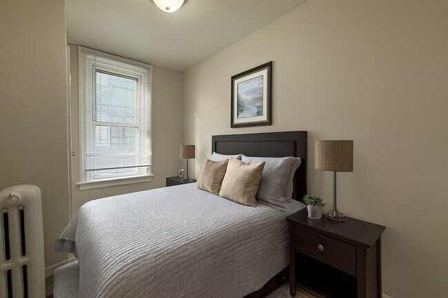 Building Photo - 620 n Wilton-