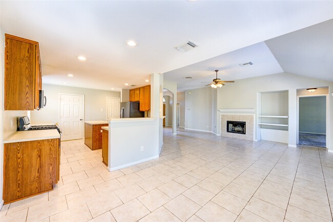 Building Photo - 9822 Memorial Crossing Dr