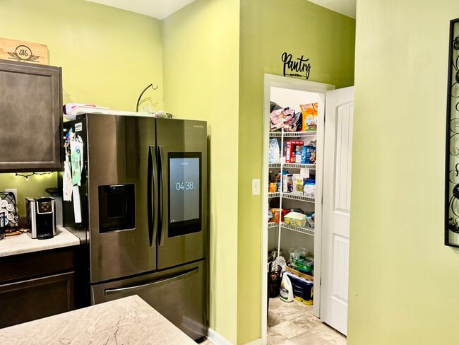 Building Photo - 13238 N Lndg Cir W