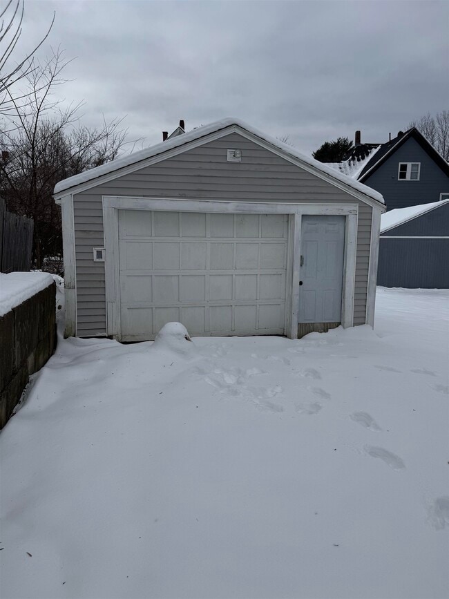 Building Photo - 62 Webster St