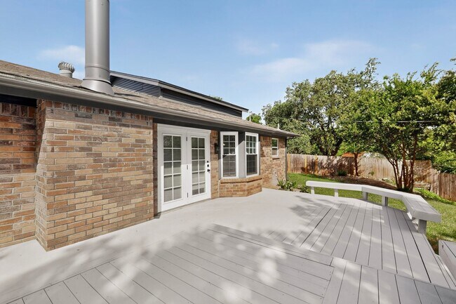 Building Photo - Newly Renovated Home In Watauga Ready To Be Yours!!!!