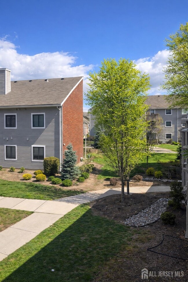 Building Photo - 4910 Ravens Crest Dr