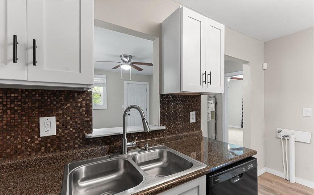 Building Photo - 2164 Monroe Ave