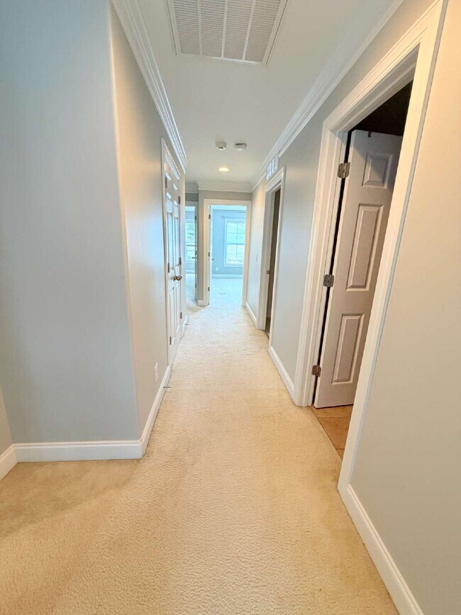 Building Photo - "Stylish 3-Bedroom Townhouse Featuring Granite Countertops & Cozy Fireplace in Winston-Salem"