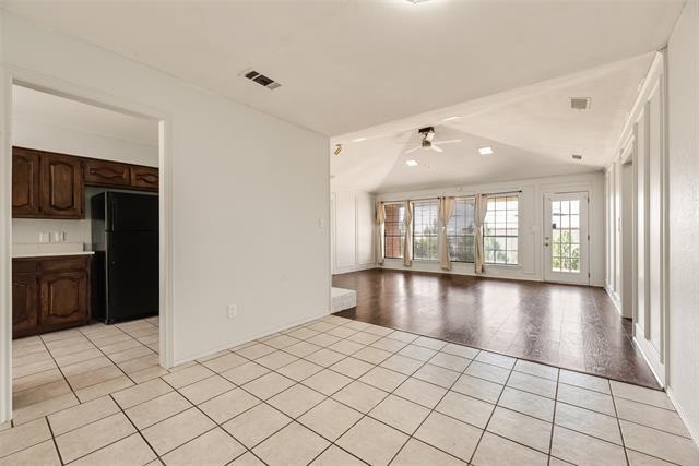 Building Photo - 9625 Cherry St