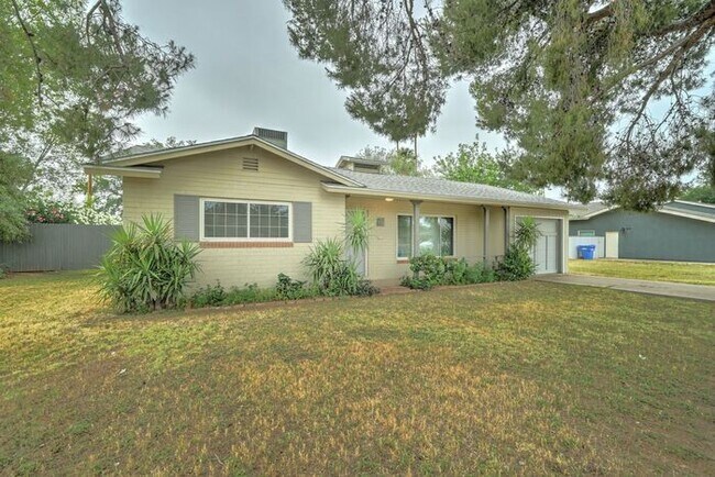 Building Photo - READY TO VIEW NOW! Charming 2-Bedroom Rent...