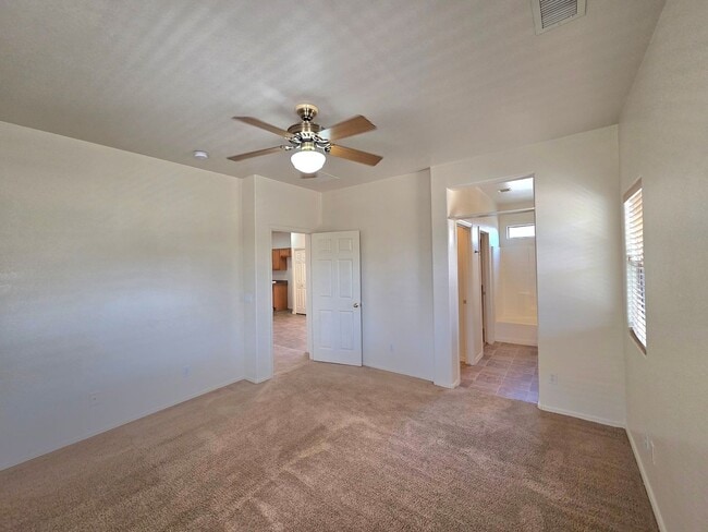 Building Photo - 609 W Rio Vista Ln