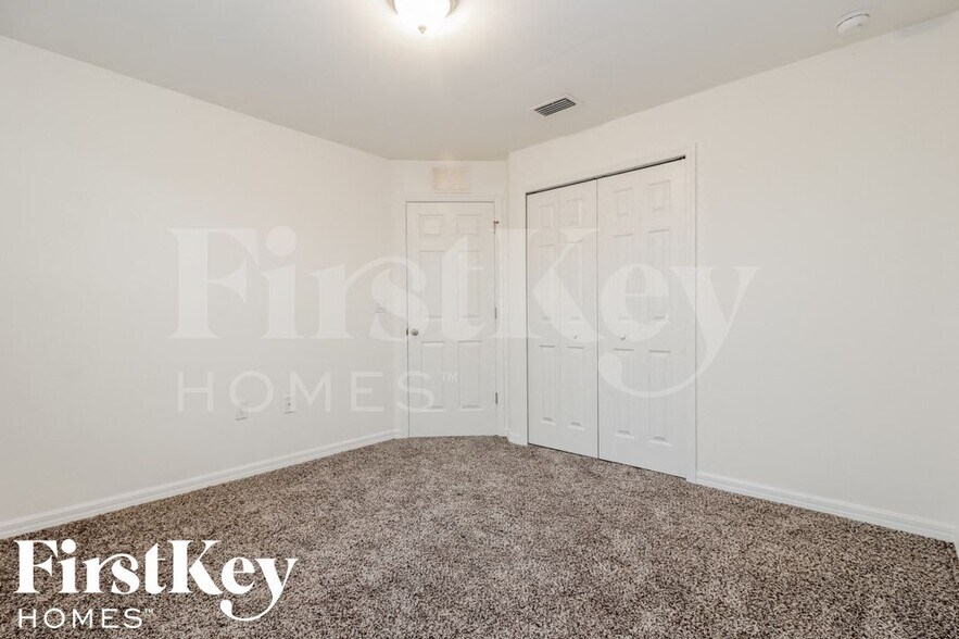 Building Photo - 3919 2nd St SW