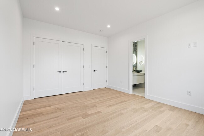 Building Photo - 150 Ampere Ave