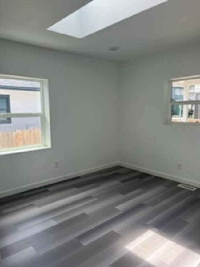 Building Photo - Temp 237