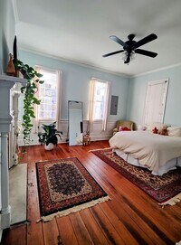 Building Photo - 109C