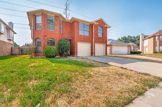 Building Photo - Completely Renovated Home in Arlington!