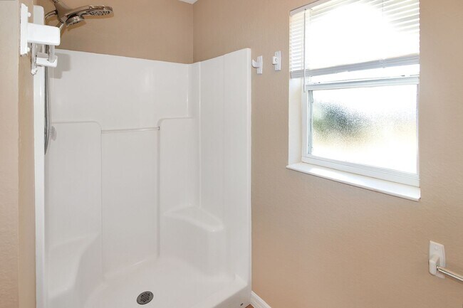 Building Photo - North Port Annual Home for Rent