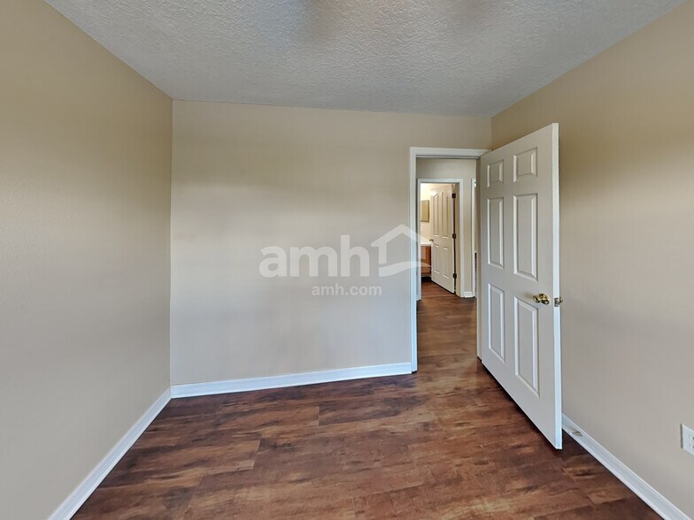 Building Photo - 10725 Bamboo Rod Cir