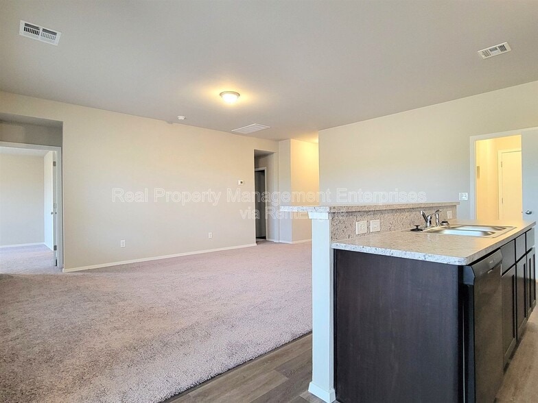 Building Photo - 1408 Chuck Wagon Dr