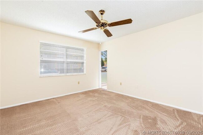 Building Photo - 4324 NW 9th Ave