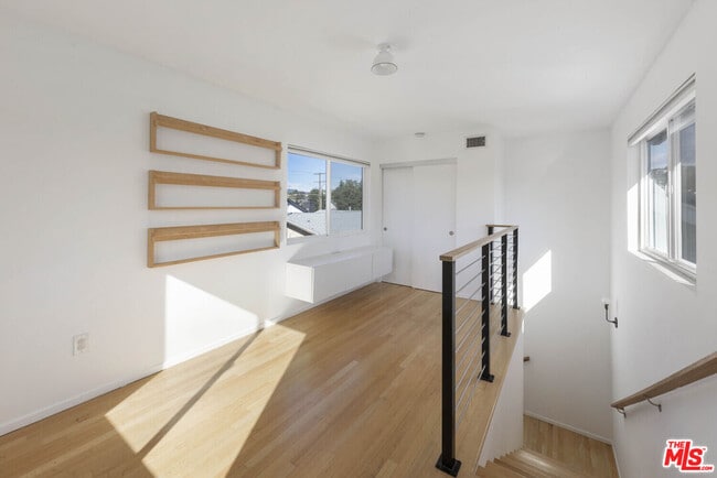 Building Photo - 5712 Buchanan St