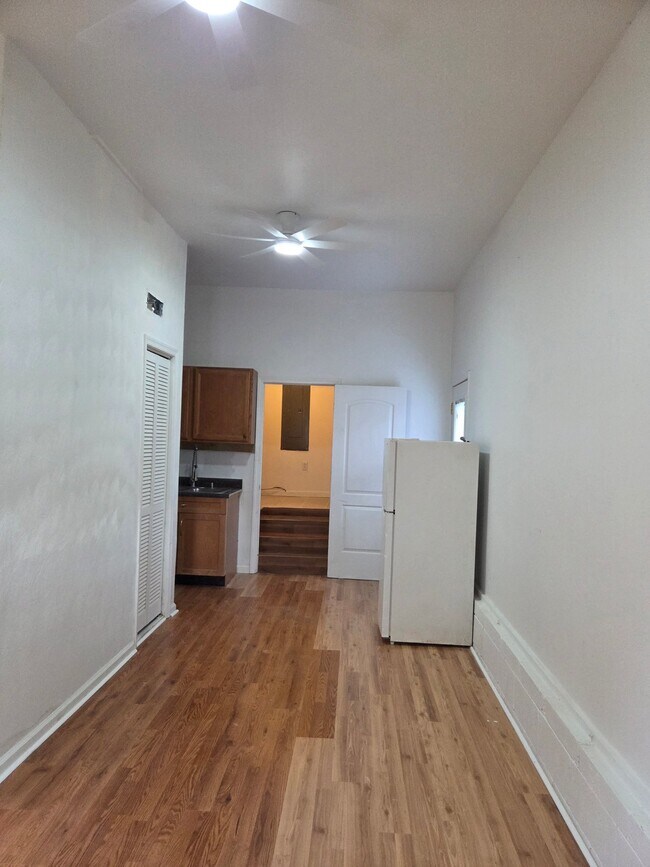 Building Photo - 1203 Tatum Ave