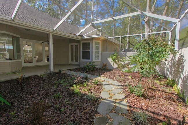 Building Photo - 4404 SW 91st Dr