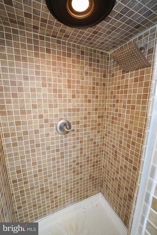 Building Photo - 605 Oak Hill Ave