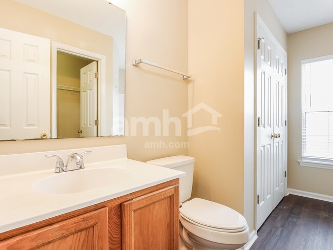 Building Photo - 166 Two Pond Loop