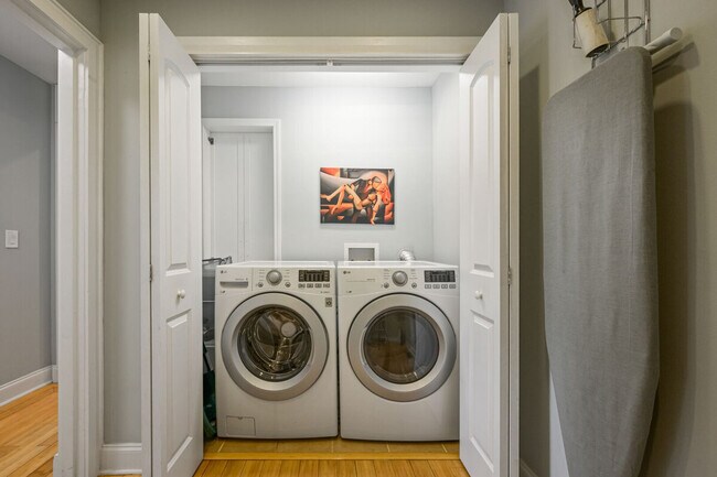 Building Photo - 3265 N Fulton Ave