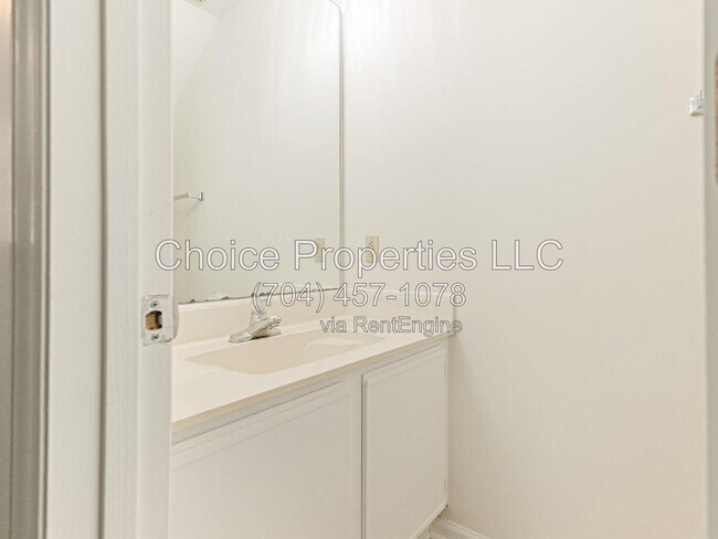 Building Photo - 6701 Bevington Ridge Rd
