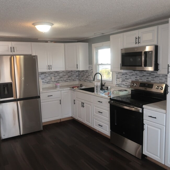 Building Photo - 54 Ballard St